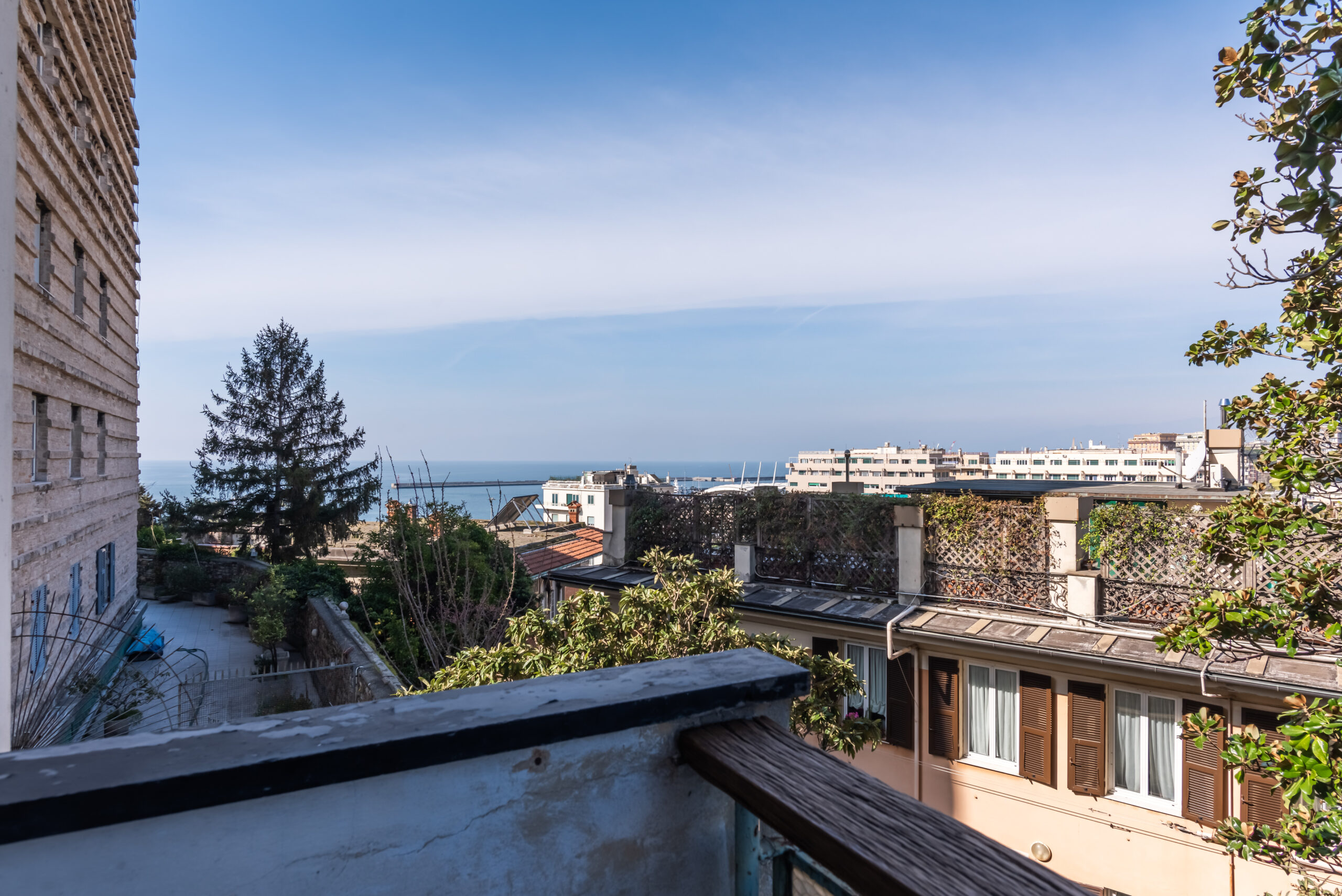 Vista dal balcone sul porto di Genova Appartamento SKipper Genova APP A